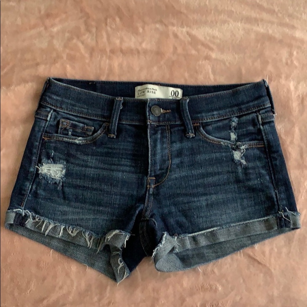 Cute distressed denim shorts A&F